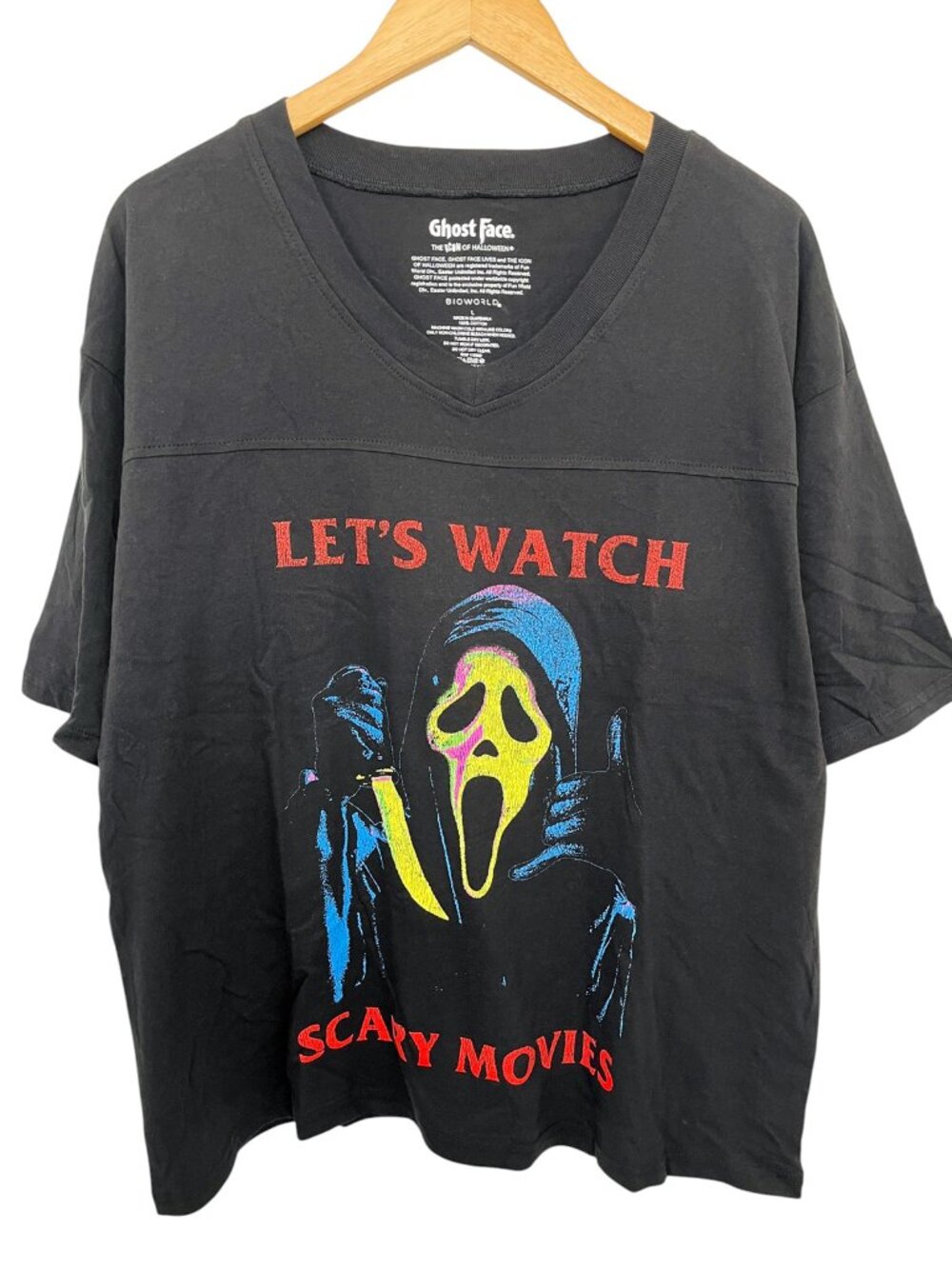 NWOT Ghost Face Women’s T-Shirt Let’s Watch Scary Movies Large